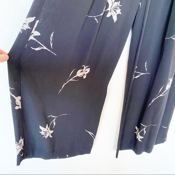 Halogen Black Floral Pattern Wide Leg Pants Size Small - Picture 2 of 7